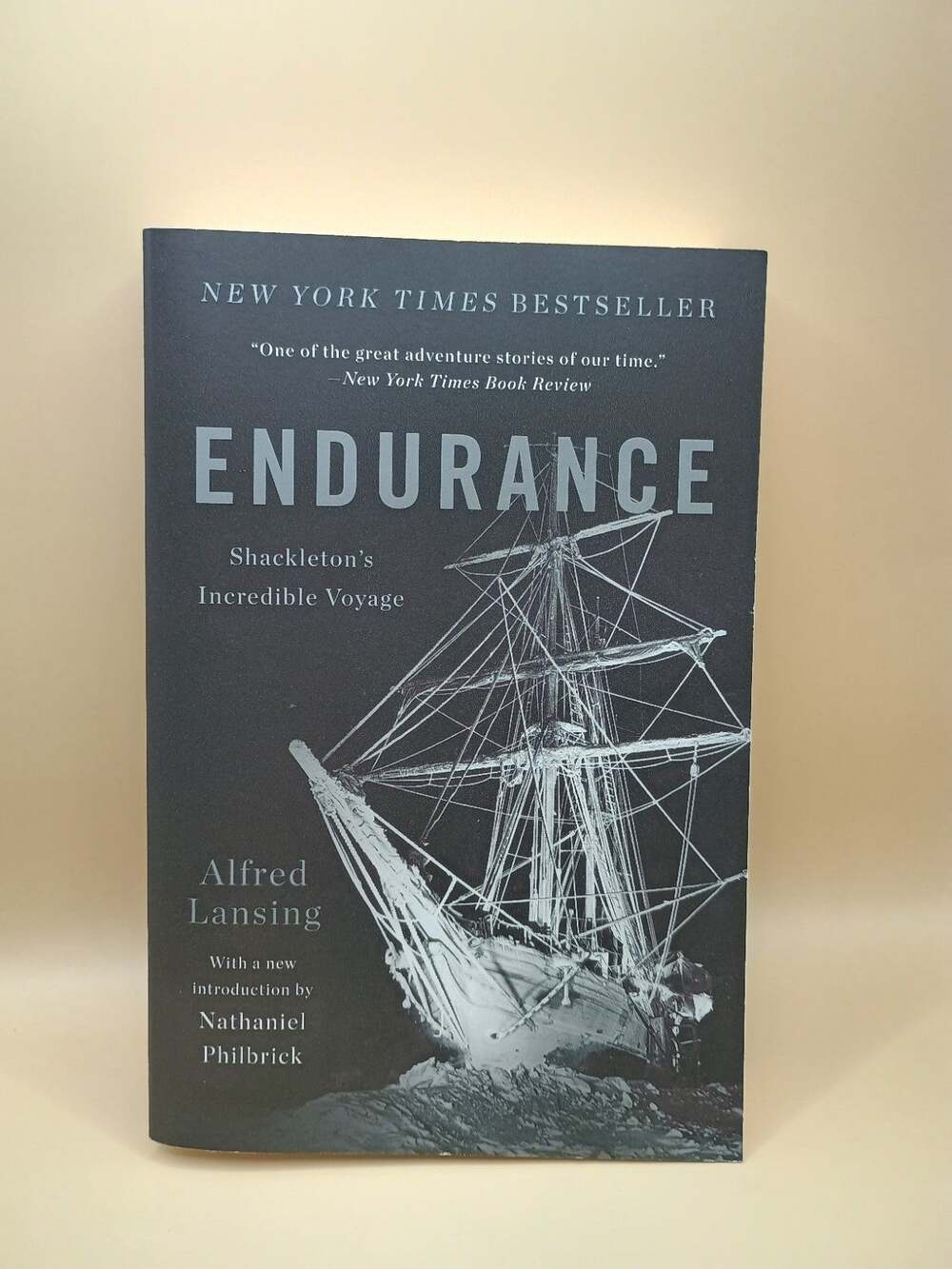 Endurance: Shackleton's Incredible Voyage by Lansing, Alfred